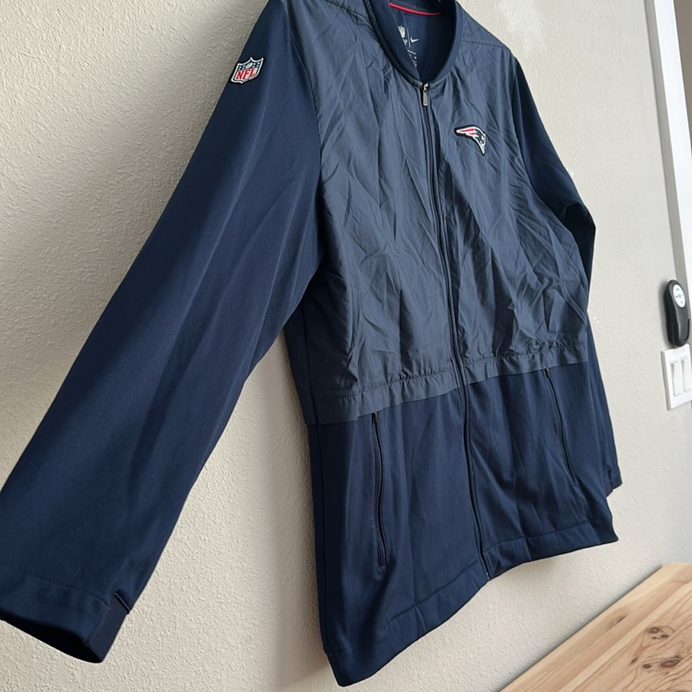 NIKE NEW ENGLAND PATRIOTS ON FIELD APPAREL JACKET TEAM  XL - Picture 3 of 7